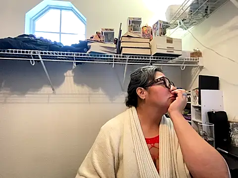 Snapshot of BettyWhispers chatting on 21, 12, 2025 BettyWhispers online show from 21, 12, 2025