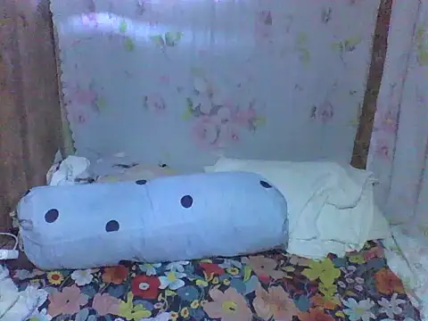 Petite elise online show from 4, 7, 2026
