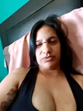 julietaloovee online show from 17, 12, 2025