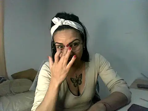 Snapshot of luluclark69 chatting on 3, 6, 2026 luluclark69 online show from 3, 6, 2026