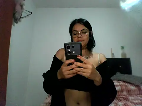 Snapshot of luluclark69 chatting on 18, 7, 2026 luluclark69 online show from 18, 7, 2026