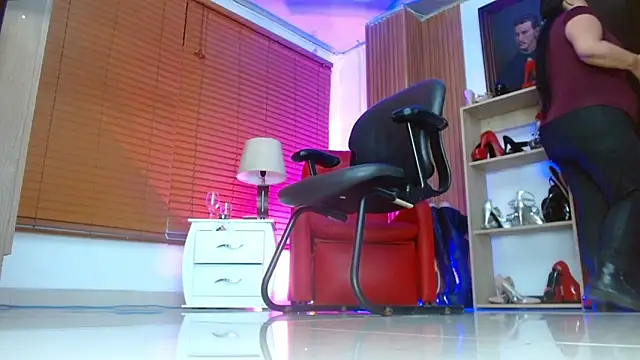 paola xm online show from 14, 3, 2026