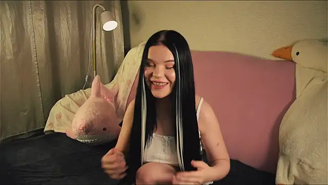 Snapshot of PinkSharky chatting on 15, 12, 2025 PinkSharky online show from 15, 12, 2025