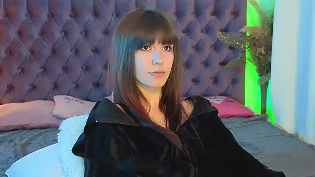 MilanaHotts online show from 5, 6, 2026