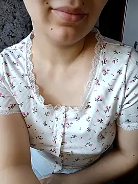 Emilyhomegirl1 online show from 26, 2, 2026