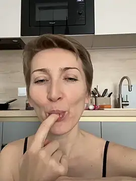 Snapshot of Sensual_Flower chatting on 13, 2, 2026 Sensual Flower online show from 13, 2, 2026