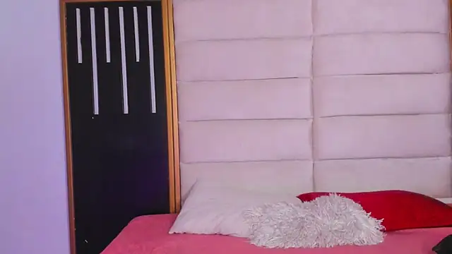 JuliMonroe19 online show from 11, 3, 2026