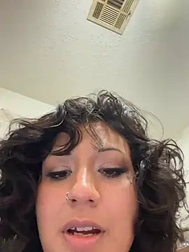 Rayvenveil online show from 10, 4, 2026