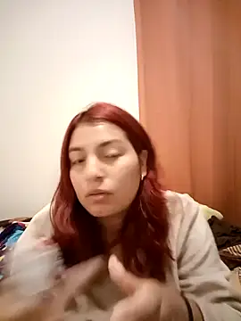 Snapshot of LUNARB23 chatting on 19, 12, 2025 LUNARB23 online show from 19, 12, 2025