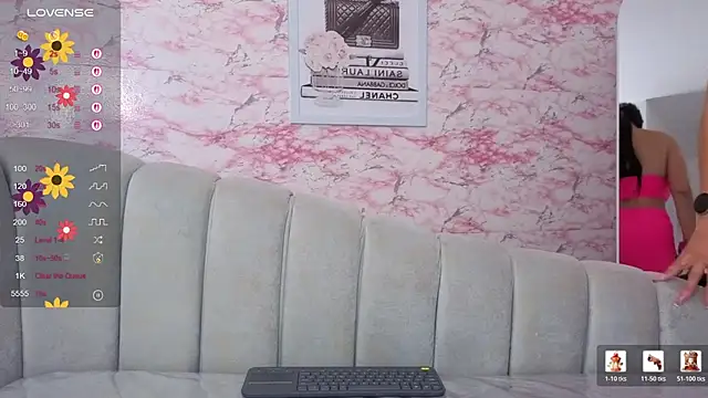 Snapshot of vaiolett_t chatting on 14, 2, 2026 vaiolett t online show from 14, 2, 2026