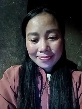 Snapshot of Chloe-ee chatting on 17, 12, 2025 Chloe-ee online show from 17, 12, 2025