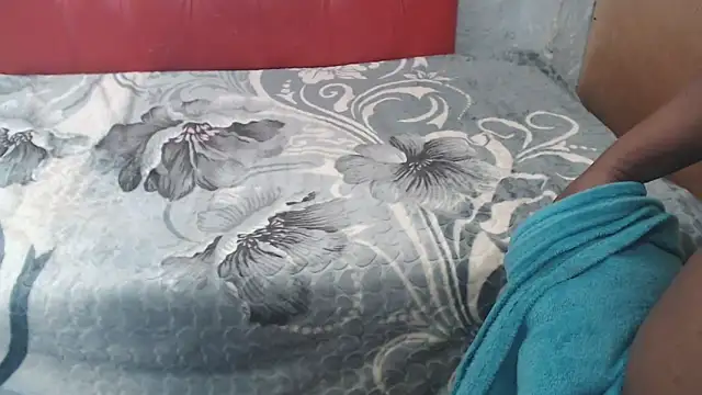 Snapshot of LaicyBrown76 chatting on 1, 4, 2026 LaicyBrown76 online show from 1, 4, 2026