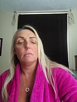 Snapshot of theblondecocklover chatting on 3, 5, 2026 theblondecocklover online show from 3, 5, 2026