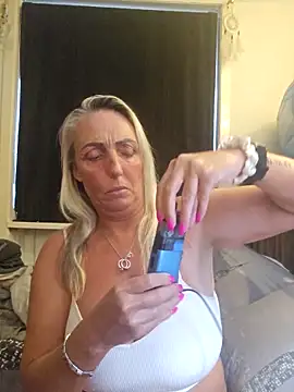 Snapshot of theblondecocklover chatting on 23, 5, 2026 theblondecocklover online show from 23, 5, 2026