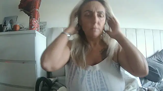 Snapshot of theblondecocklover chatting on 10, 6, 2026 theblondecocklover online show from 10, 6, 2026