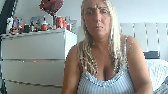 Snapshot of theblondecocklover chatting on 12, 6, 2026 theblondecocklover online show from 12, 6, 2026