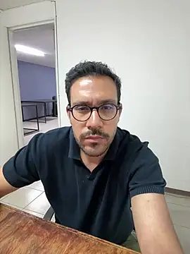 AdrianGarcia89 online show from 11, 4, 2026