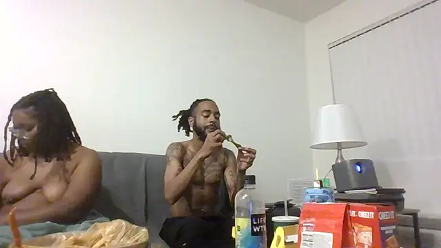 Snapshot of AverageAnt_ chatting on 25, 2, 2026 AverageAnt online show from 25, 2, 2026