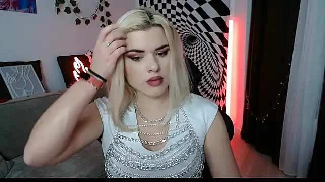 Snapshot of Ariana_Saint chatting on 10, 2, 2026 Ariana Saint online show from 10, 2, 2026