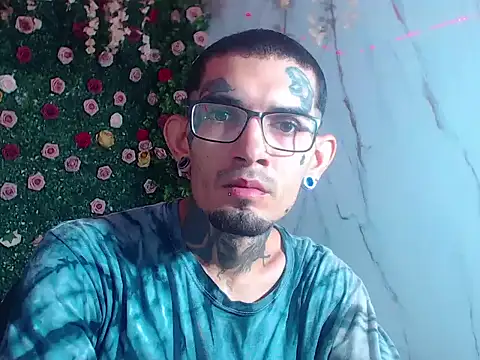 Snapshot of Boy_tatto77 chatting on 29, 4, 2026 Boy tatto77 online show from 29, 4, 2026