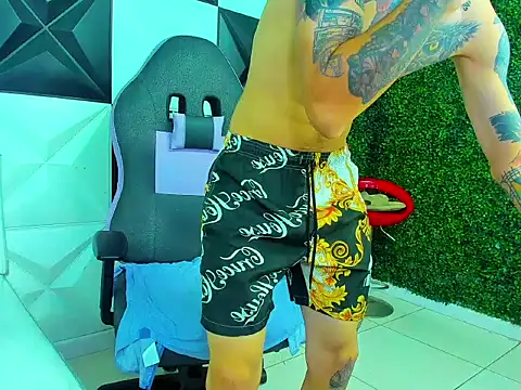 Snapshot of Boy_tatto77 chatting on 9, 6, 2026 Boy tatto77 online show from 9, 6, 2026