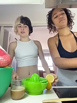 MikaScarlet online show from 9, 4, 2026