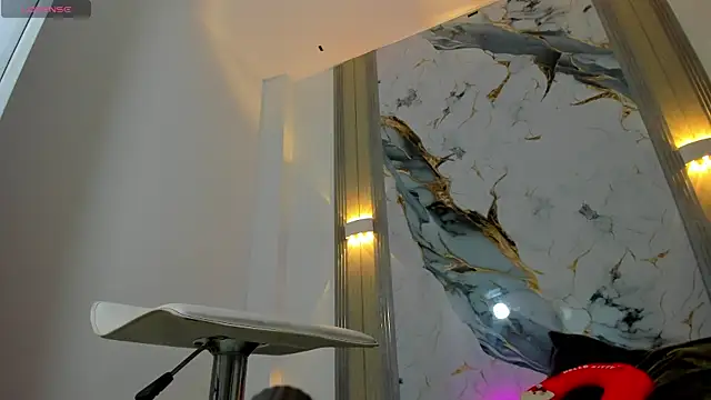 MiaLuxxi online show from 20, 4, 2026