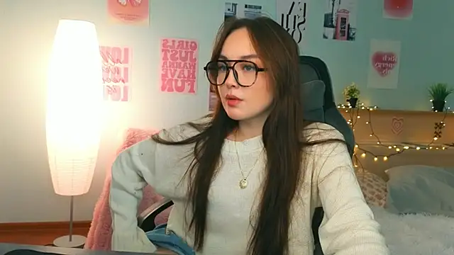 Snapshot of fallin_lovee chatting on 18, 1, 2026 fallin lovee online show from 18, 1, 2026