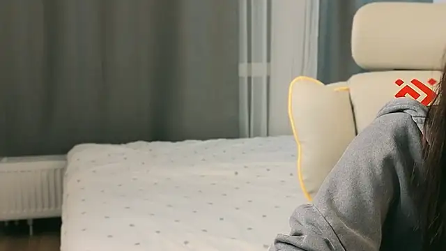 Snapshot of fallin_lovee chatting on 24, 2, 2026 fallin lovee online show from 24, 2, 2026