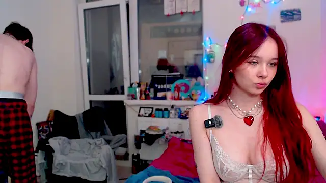 Snapshot of MaryJane_x_Peter chatting on 18, 12, 2025 MaryJane x Peter online show from 18, 12, 2025