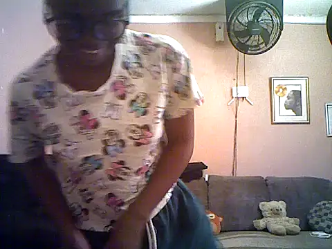 Snapshot of QUEENSasha27 chatting on 11, 1, 2026 QUEENSasha27 online show from 11, 1, 2026