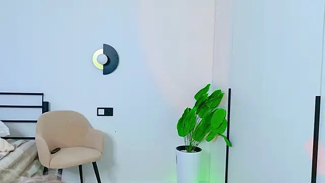 MidnightLily  online show from 25, 3, 2026