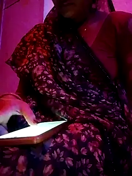 Snapshot of mantraverma chatting on 2, 6, 2026 mantraverma online show from 2, 6, 2026