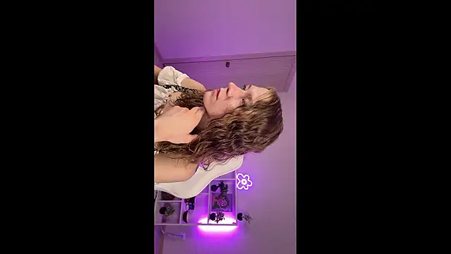 KellySunn online show from 23, 2, 2026