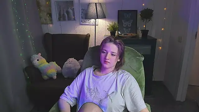 Snapshot of SarahShelby chatting on 6, 5, 2026 SarahShelby online show from 6, 5, 2026