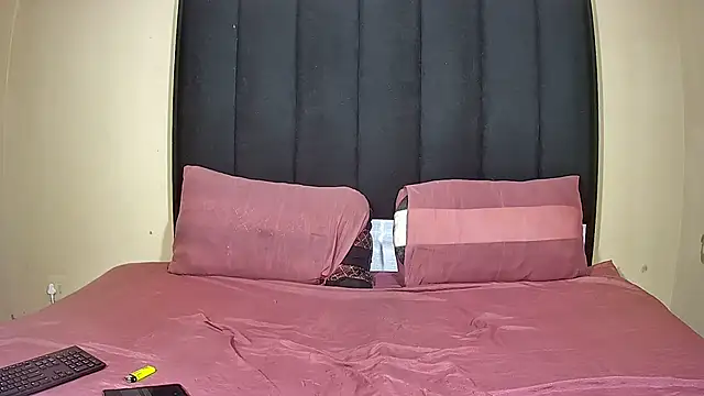 Snapshot of DesiredQueen27 chatting on 18, 2, 2026 DesiredQueen27 online show from 18, 2, 2026