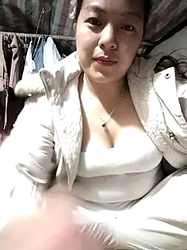 Snapshot of Lucky_cutee chatting on 24, 4, 2026 Lucky cutee online show from 24, 4, 2026