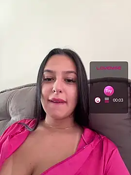 Snapshot of jujuarantes__2026 chatting on 8, 6, 2026 jujuarantes 2026 online show from 8, 6, 2026