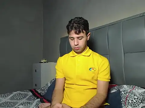 MAXIMILAINO-XXX online show from 5, 2, 2026