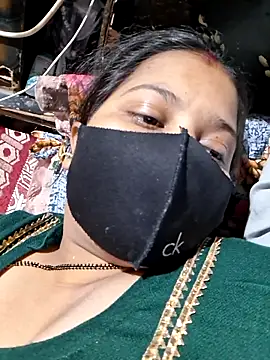 Radhacpl9528 online show from 17, 1, 2026