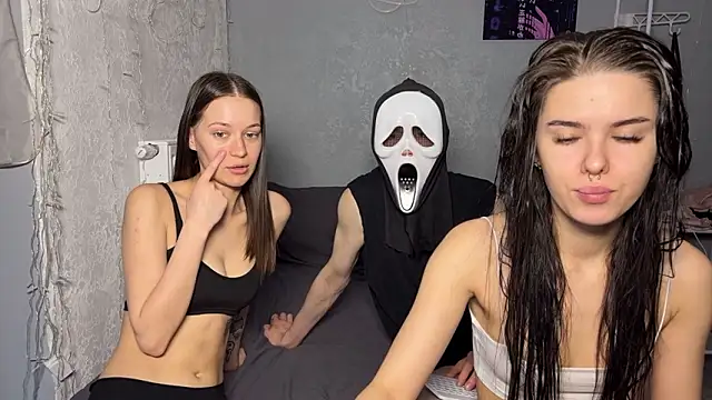 Snapshot of girls_secrets chatting on 27, 3, 2026 girls secrets online show from 27, 3, 2026
