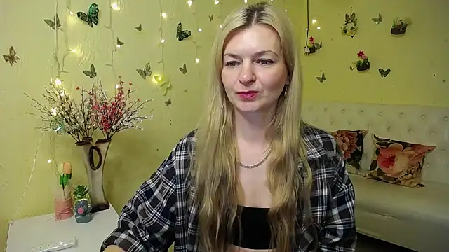 Snapshot of MelissaTyler chatting on 16, 4, 2026 MelissaTyler online show from 16, 4, 2026