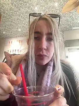 BarbieBlondieGirl online show from 22, 12, 2025