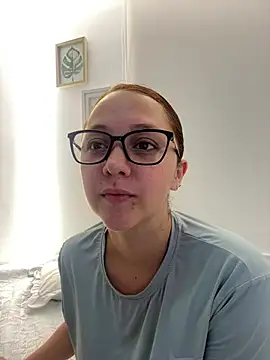 Snapshot of heizelll chatting on 6, 5, 2026 heizelll online show from 6, 5, 2026