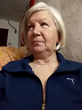 KlaudiaDarling online show from 3, 3, 2026