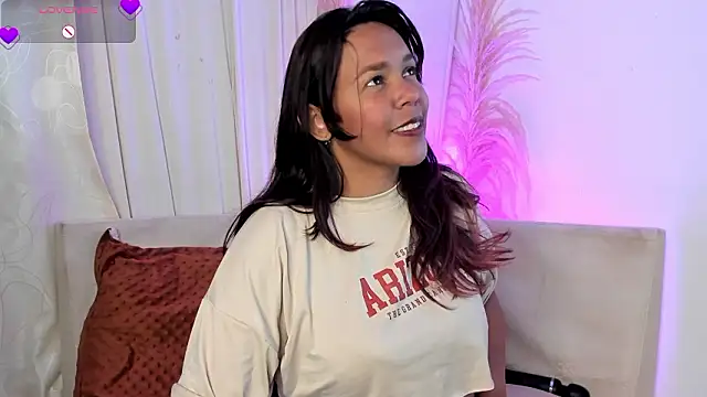 Snapshot of Emelygil_1 chatting on 2, 2, 2026 Emelygil 1 online show from 2, 2, 2026