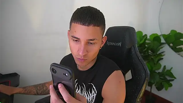 Thin tommy11 online show from 22, 12, 2025