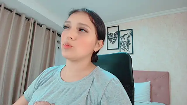 Snapshot of littlemolly_walcott chatting on 6, 7, 2026 littlemolly walcott online show from 6, 7, 2026
