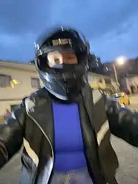 Scarlet auraa online show from 6, 4, 2026