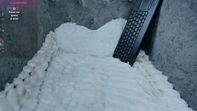 Snapshot of ElaRabbit chatting on 7, 6, 2026 ElaRabbit online show from 7, 6, 2026